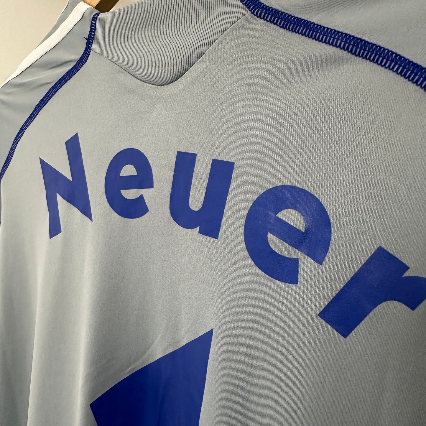 Schalke 04  GK Kit 2009/10 Neuer Size XL