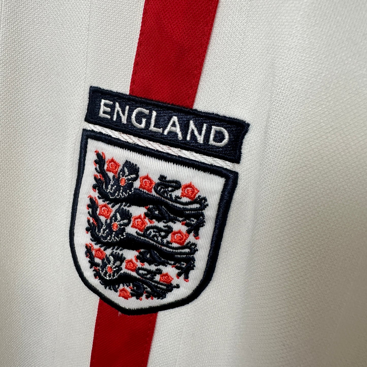 2001/03 England Home Shirt Emile Heskey Size L