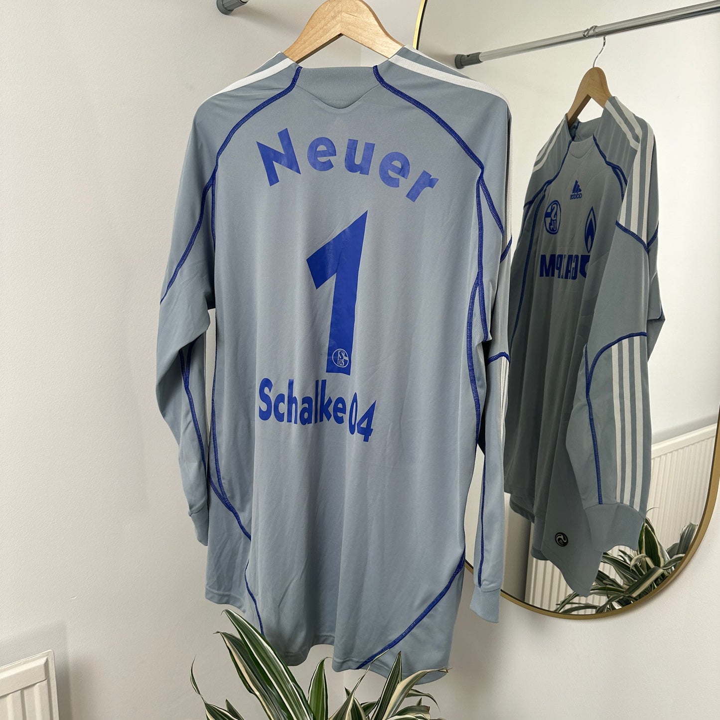 Schalke 04  GK Kit 2009/10 Neuer Size XL