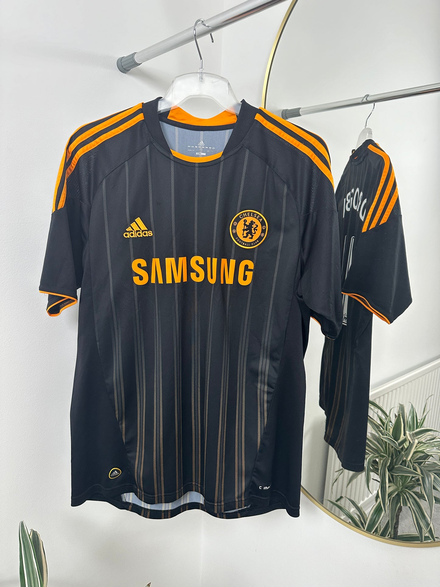 Chelsea Away 2010/11	Didier Drogba Size L