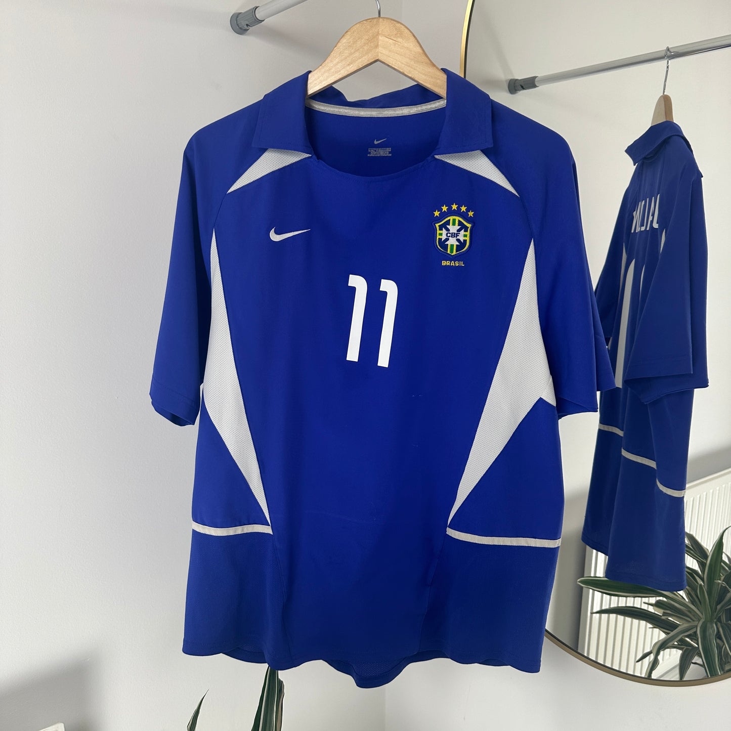 Brazil Away 2002 Ronaldinho 11	Authentic/Player Edition Size L