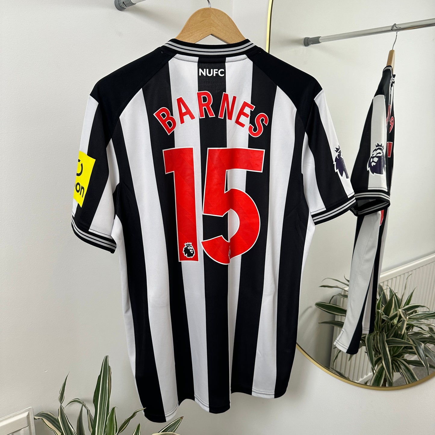 Newcastle Home 2023/24 Harvey Barnes Size XL